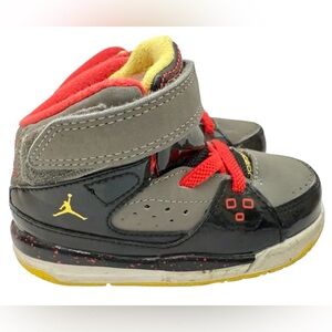 Jordan Kids' Black, Gray, and Red Sneakers - Size 6C